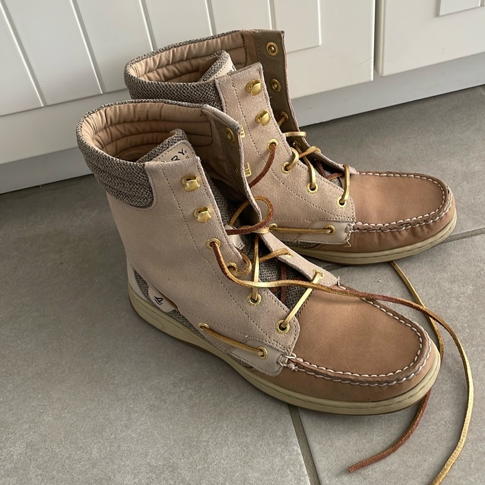 Sperry topsider boots